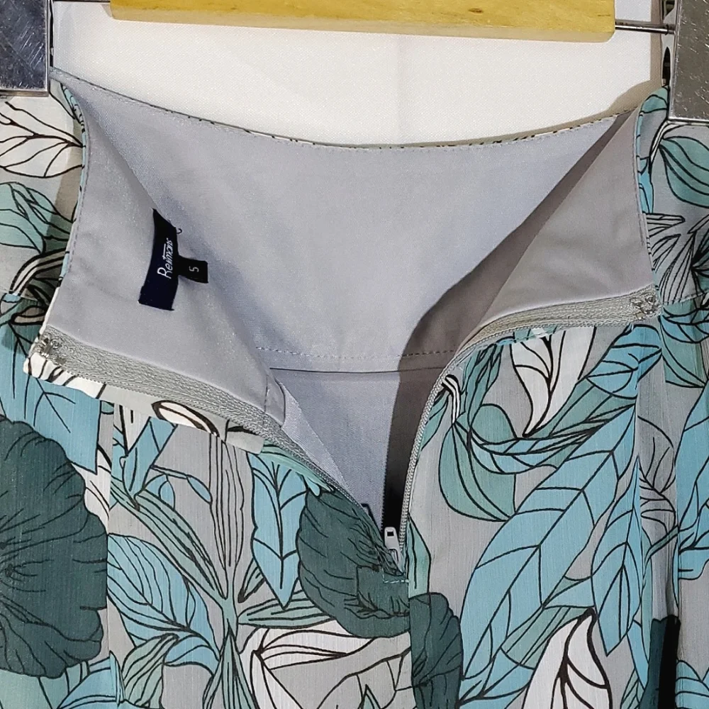 Reitmans Fit and Flare Blue/Teal Floral Midi Skirt - Size 5 - Picture 10 of 12